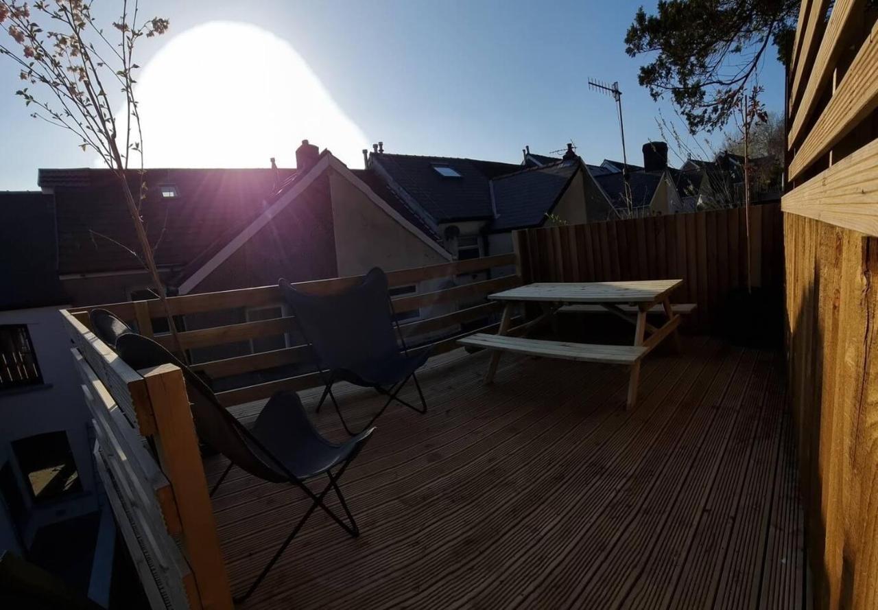 Modern 4-Bedroom Townhouse With Private Garden Abertillery Exterior photo